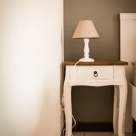 Chez Charlotte Place Haslinger Apartment *
